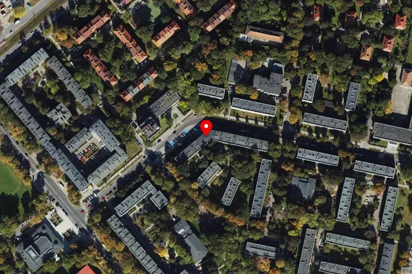 Widok z lotu ptaka: Muzeum Czynu Zbrojnego w Krakowie Nowej Hucie