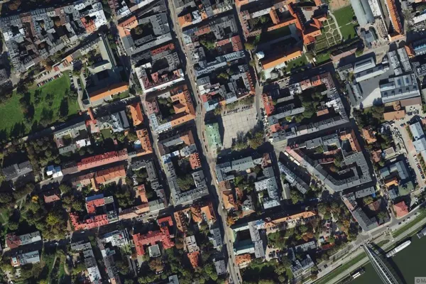 Widok z lotu ptaka: Muzeum Etnograficzne im. Seweryna Udzieli w Krakowie