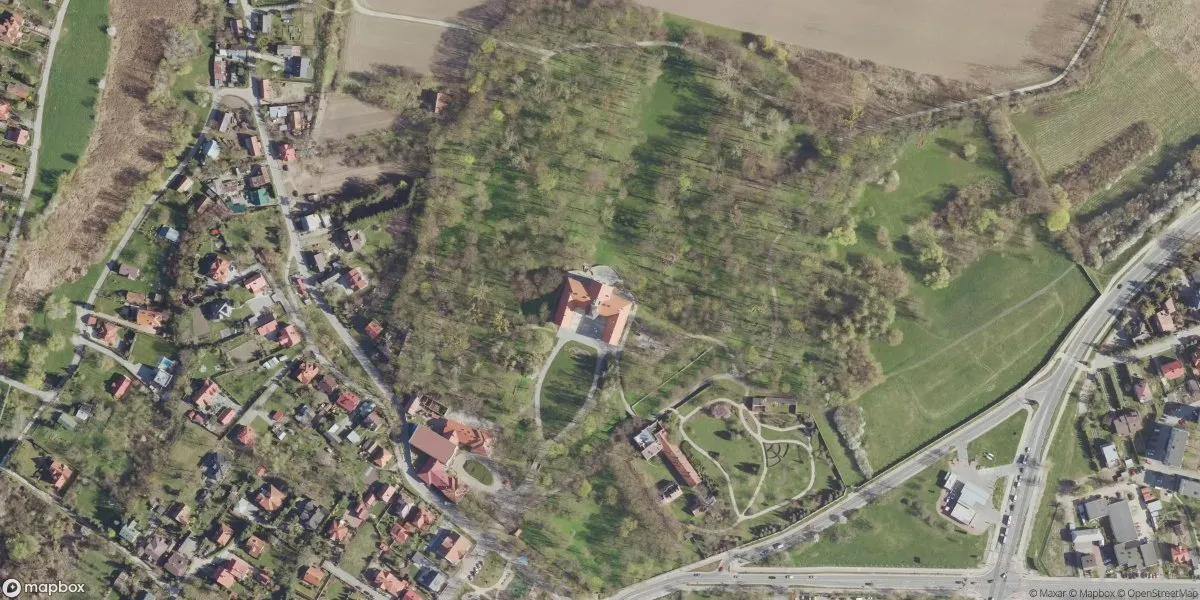 Satelitarny widok na Muzeum Historyczne Miasta Tarnobrzega Muzeum- Zamek Tarnowskich w Tarnobrzegu