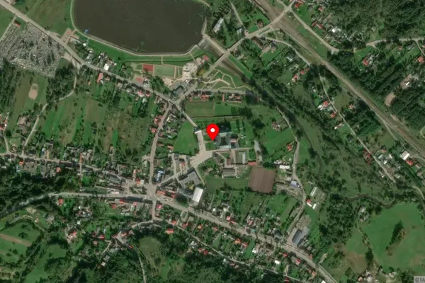 Widok z lotu ptaka: Muzeum im. Księdza Walentego Ślusarczyka przy Opactwie O.O. Cysterów w Wąchocku