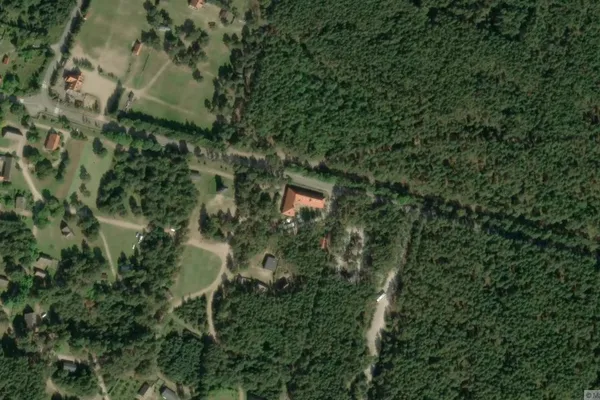 Widok z lotu ptaka: Muzeum - Kaszubski Park Etnograficzny im. Teodory i Izydora Gulgowskich we Wdzydzach Kiszewskich