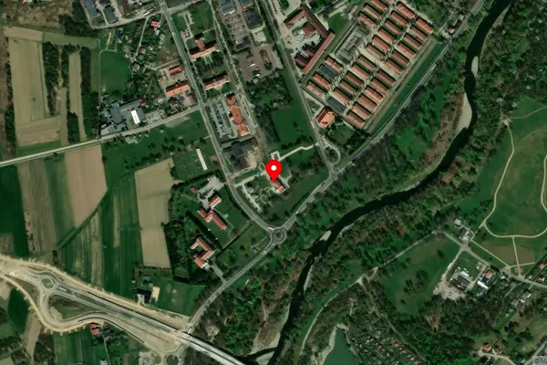 Widok z lotu ptaka: Muzeum Pamięci Mieszkańców Ziemi Oświęcimskiej