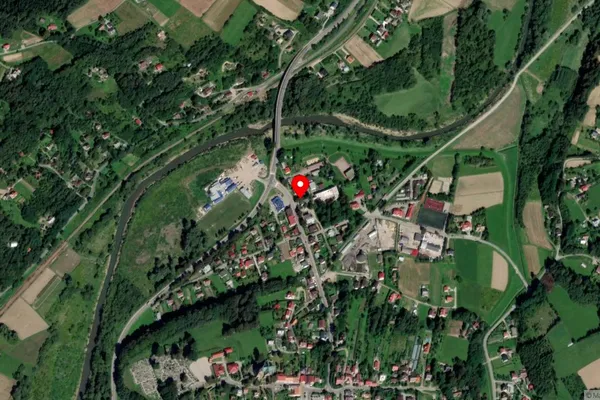 Widok z lotu ptaka: Muzeum Przyrodnicze im. Krystyny i Włodzimierza Tomków