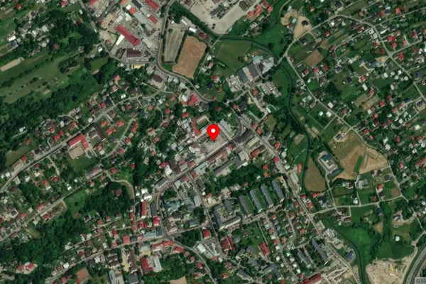 Widok z lotu ptaka: Muzeum Regionalne im. Adama Fastnachta w Brzozowie