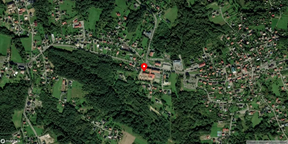 Satelitarny widok na Muzeum Ślusarstwa im. Marcina Mikuły w Świątnikach Górnych