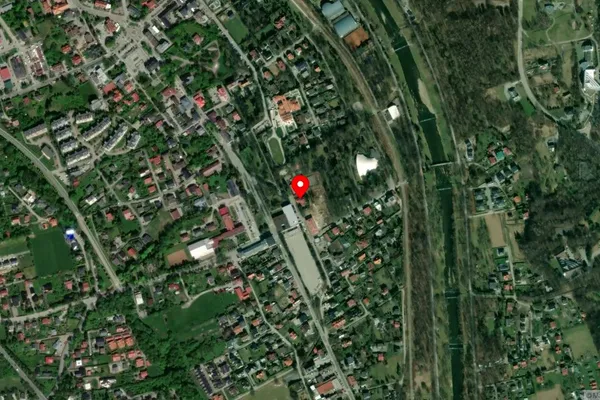 Widok z lotu ptaka: Muzeum Ustrońskie im. Jana Jarockiego w Ustroniu