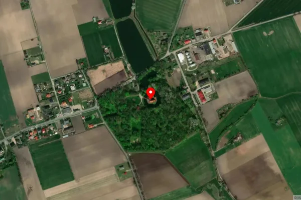 Widok z lotu ptaka: Muzeum - Zamek w Oporowie
