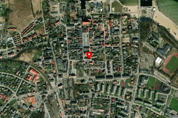 Widok z lotu ptaka: Muzeum Ziemi Puckiej im. Floriana Ceynowy w Pucku