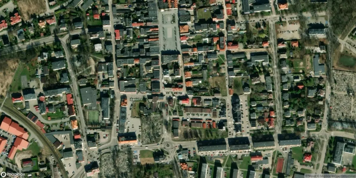 Satelitarny widok na Muzeum Ziemi Puckiej im. Floriana Ceynowy w Pucku